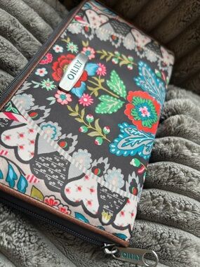 Oilily Bohemian Clutch Wallet Bold Mandela Floral Paisley Pattern Zip Around